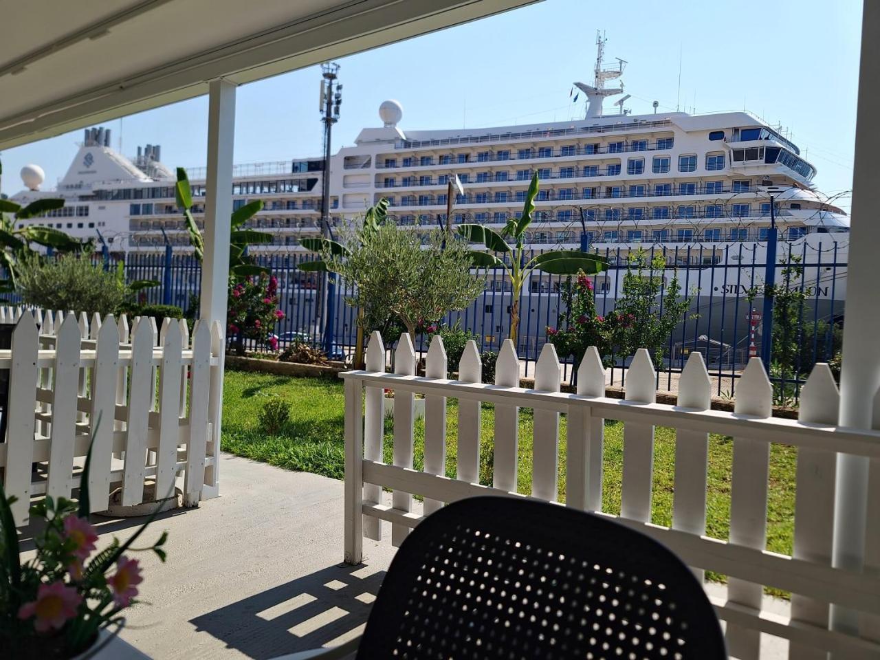 Apartament Suncoast Near Port & *