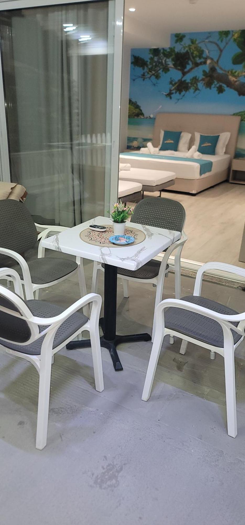 Suncoast Near Port & Apartament