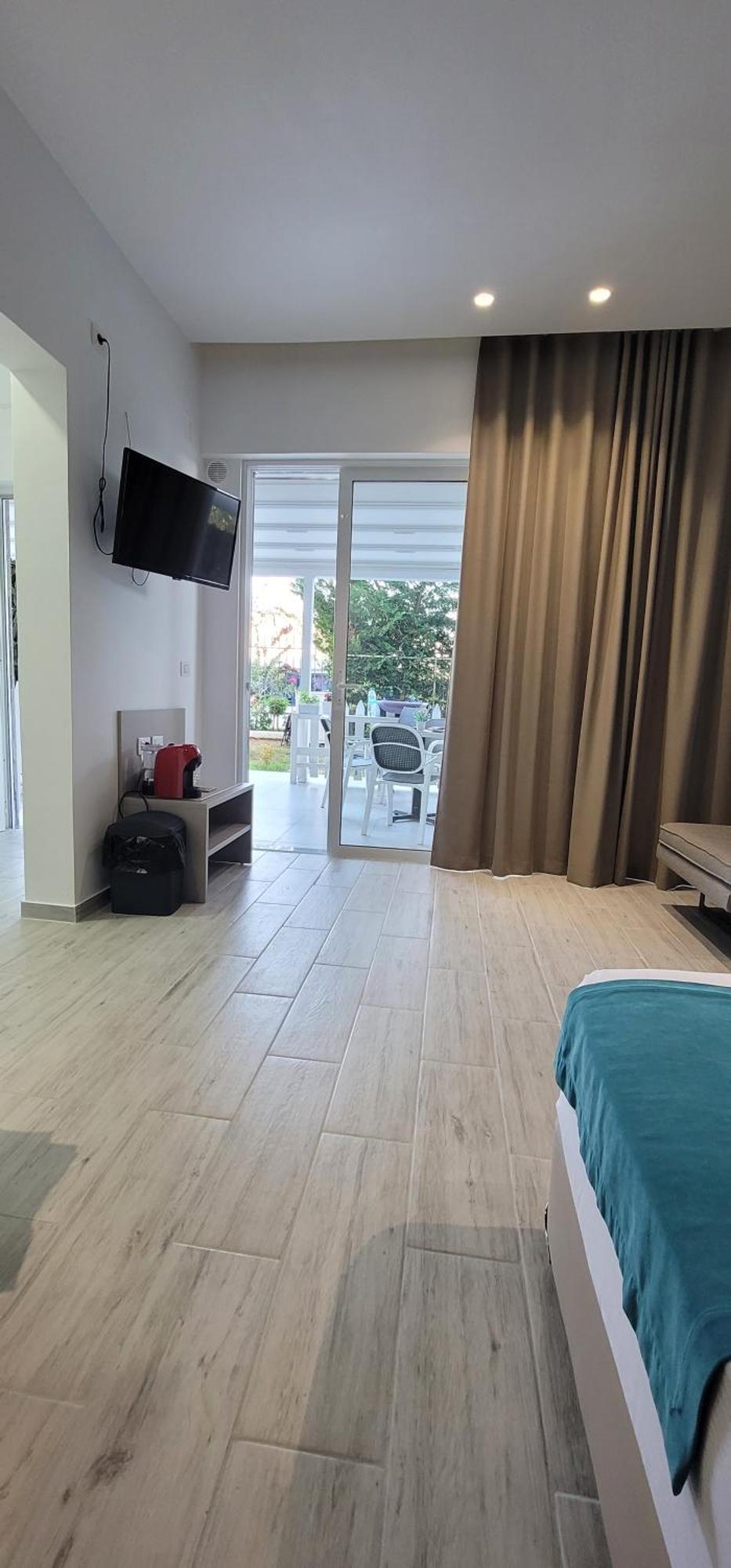 Apartament Suncoast Near Port & Saranda