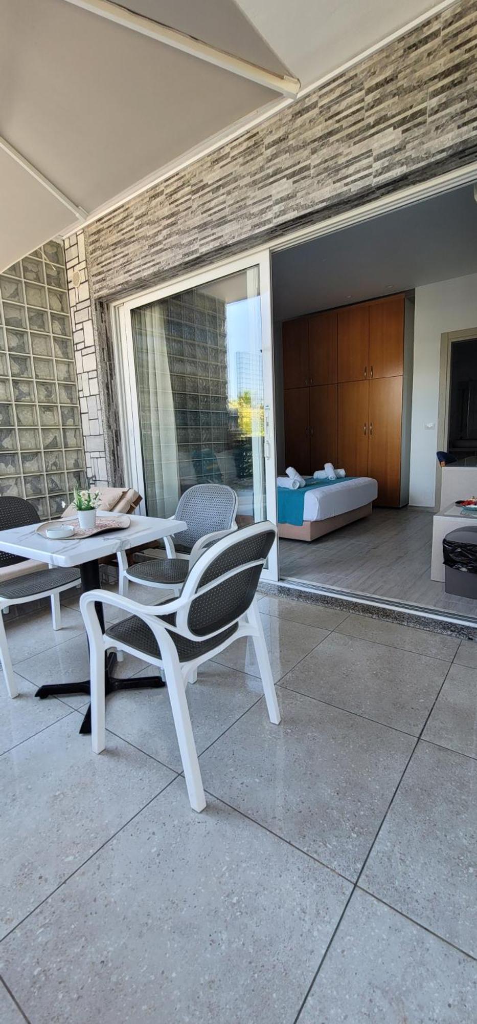 Suncoast Near Port & Apartament